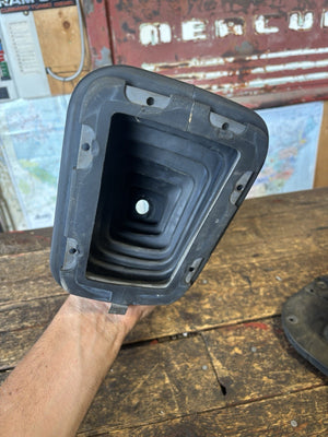 1998 - 2002 2NDGEN DODGE RAM MANUAL TRANSMISSION SHIFT SHIFTER BOOT SET 52107613