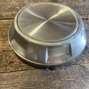 OEM 1989 - 1993 DODGE RAM 250 1ST GEN CUMMINS 2WD HUB CAP