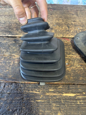 1998 - 2002 2NDGEN DODGE RAM MANUAL TRANSMISSION SHIFT SHIFTER BOOT SET 52107613