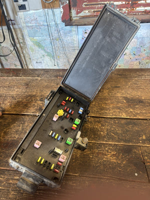 2008 DODGE RAM 1500 4x4 TIPM FUSEBOX 68028003ac TOTAL INTEGRATED POWER MODULE