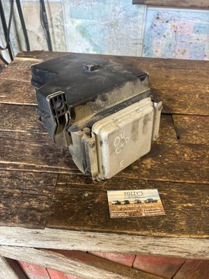 2004 DODGE RAM CUMMINS TIPM INTEGRATED POWER FUSE BOX P 05026032 Ab