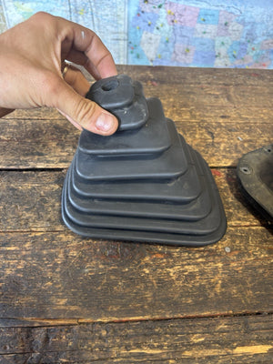 1998 - 2002 2NDGEN DODGE RAM MANUAL TRANSMISSION SHIFT SHIFTER BOOT SET 52107613