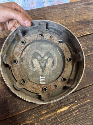 2003 - 2012 DODGE RAM 3500 DUALLY FRONT HUB CENTER CAP 52106876