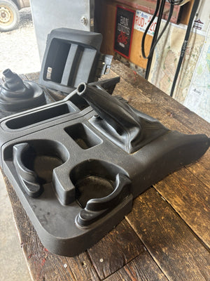 2003 - 2005 DODGE RAM MANUAL TRANSMISSION SHIFTER SURROUND FLOOR CONSOLE BOOTS