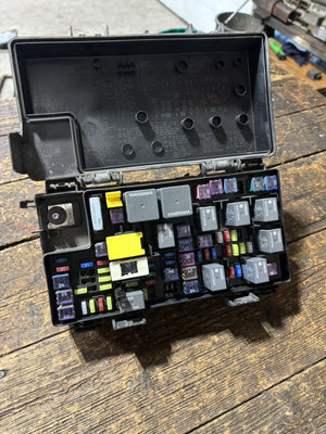 2011 RAM 1500 2500 3500 TIPM INTEGRATED POWER MODULE FUSE BOX 04692319 AJ