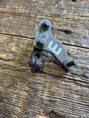 1994 - 1998 DODGE RAM CUMMINS 5.9L 12V BOSCH PPUMP FUEL THROTTLE LEVER BRACKET