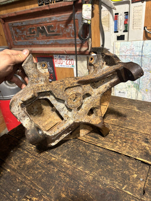 1994 - 1998 DODGE RAM 2500 CUMMINS 2WD STEERING KNUCKLE SPINDLE DRIVER SIDE