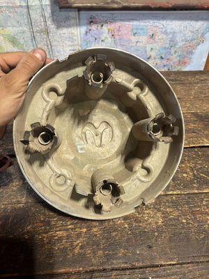 1994 - 2002 DODGE RAM 3500 REAR DUALLY WHEEL CENTER HUB CAP COVER 52038271