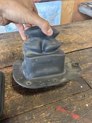 1998 - 2002 2NDGEN DODGE RAM MANUAL TRANSMISSION SHIFT SHIFTER BOOT SET 52107613