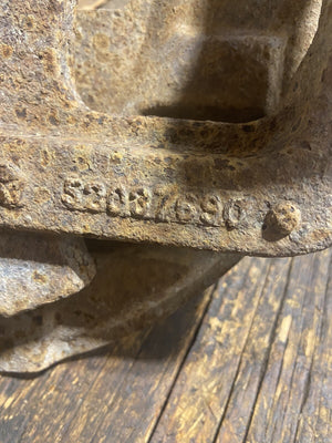 1994 - 1998 DODGE RAM 2500 CUMMINS 2WD STEERING KNUCKLE SPINDLE PASSENGER SIDE