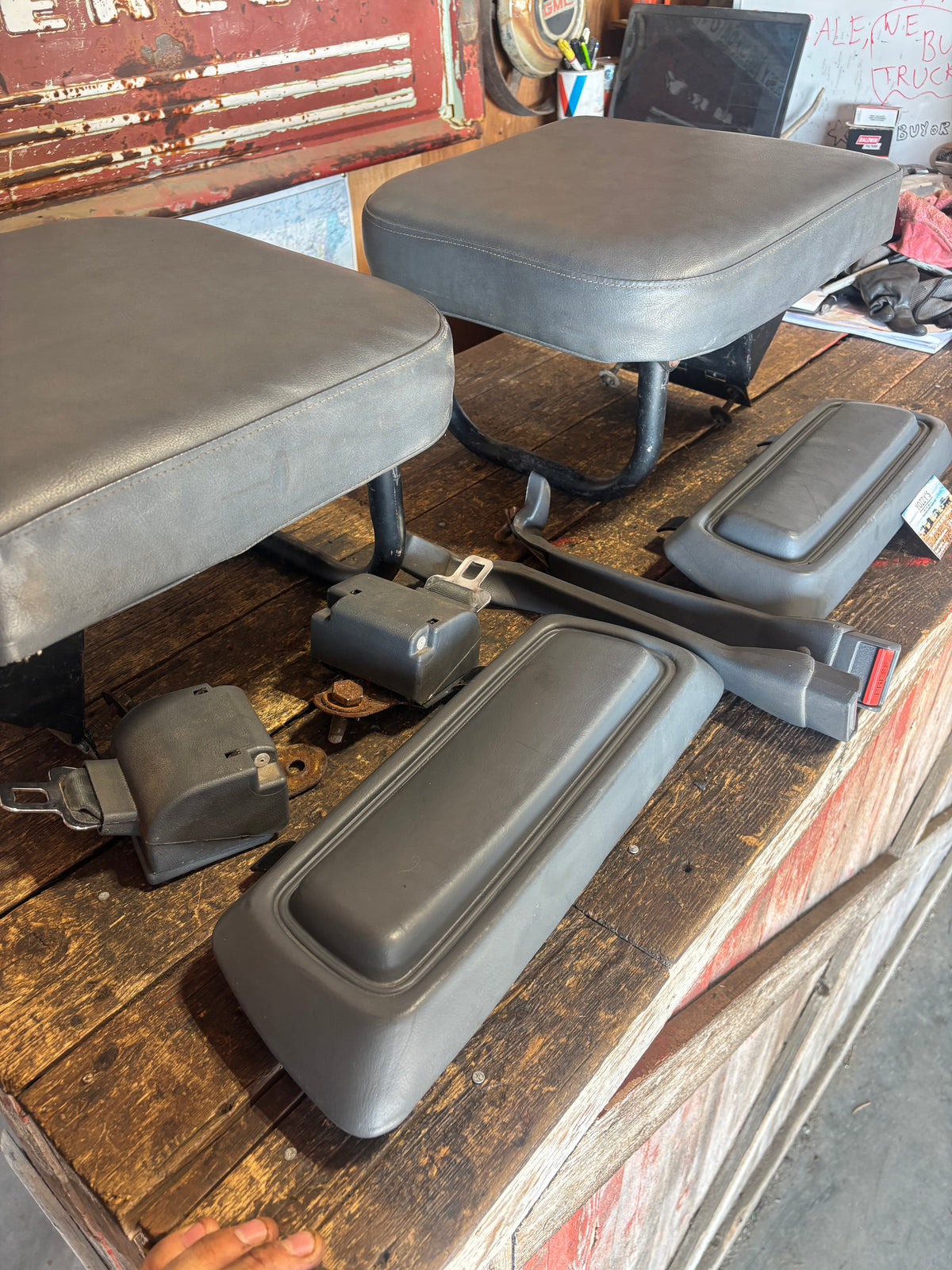 92-93 Dodge Ram Extended Cab Grey Rear Seats &amp; Seat Belt Set