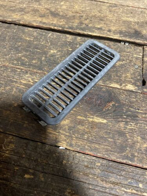 1989-1993 DODGE RAM 150 250 350 FIRST GEN CUMMINS DOOR PLASTIC VENT 4354570