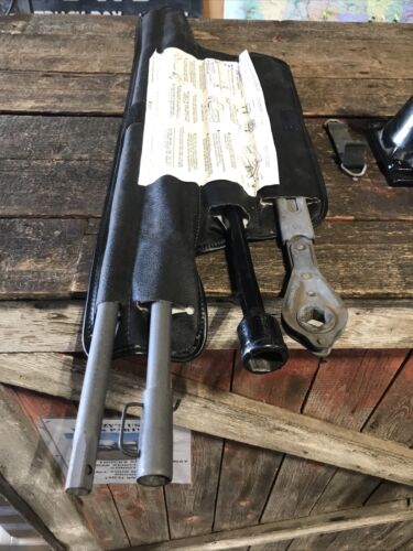 MINT! 1994-2002 DODGE RAM 2500 CUMMINS OEM JACK &amp; TOOL TIRE IRON SET