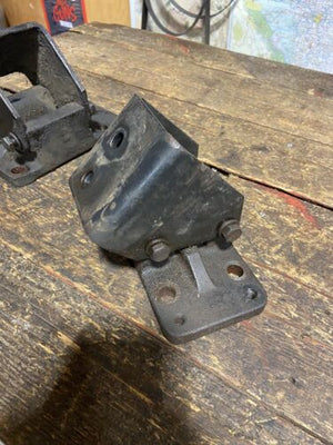 1989 - 1991 DODGE RAM 250 350 CUMMINS NON IC 2WD MOTOR MOUNTS 4428078 4429079