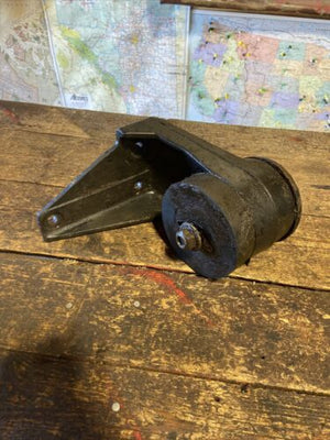 1994-1998 DODGE RAM 2500 3500 12V CUMMINS DRIVER SIDE LH MOTOR MOUNT 52018237