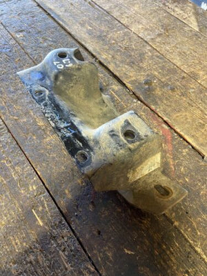 2007 2008 2009 DODGE RAM CUMMINS AUTO TRANSMISSION MOUNT BRACKET 68RFE 52121494