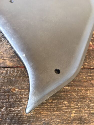 1989-1993 DODGE RAM DRIVER LEFT SIDE GREY KICK COWL PANEL 3494890