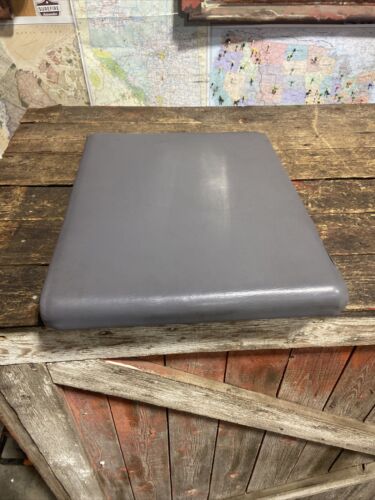 1998-2002 DODGE RAM 1500 2500 3500 LIGHT GREY MIDDLE SEAT CONSOLE LID 19X15 MINT