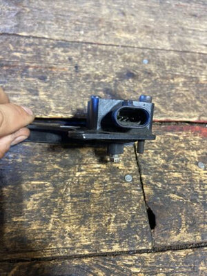 1991 .5 1992 1993 DODGE RAM CUMMINS THROTTLE POSITION SENSOR BRACKET 3616057