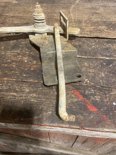 1989 - 1993 DODGE RAM 250 350  GETRAG - NP205 SHIFTER LINKAGE BRACKET ASSEMBLY