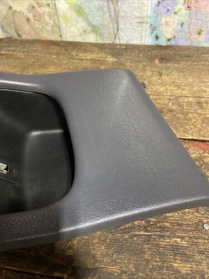 1998 -2002 DODGE RAM 2500 3500 MANUAL TRANS CENTER CONSOLE CUBBY LIGHT MIST GREY