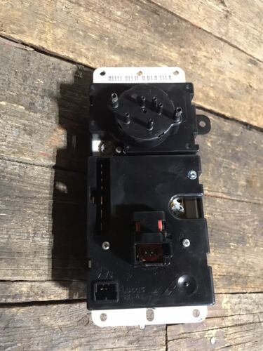1999-2002 DODGE RAM TRUCKS CLIMATE CONTROL UNIT WITH MIRROR DEFROST 55056702AD