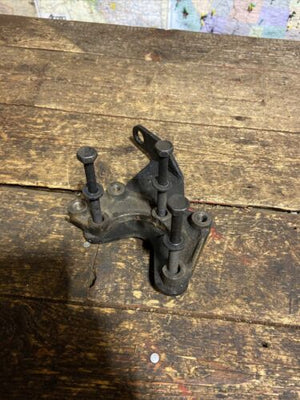 07-12 DODGE RAM 2500 3500 CUMMINS POWER STEERING PUMP BRACKET 3947408 4593998