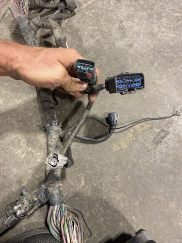 2000 2001 DODGE RAM25003500 CUMMINS ENGINE BAY FUSEBOX WIRING HARNESS 56045426AF