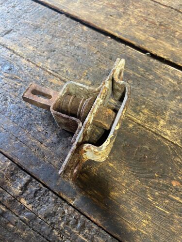 1970&#39;S DODGE RAM TAILGATE LATCHES LATCH PIECES