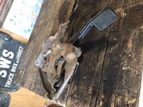 2001 .5-2002 DODGE RAM 2500 3500 CUMMINS EBRAKE PEDAL ASSEMBLY 52009842