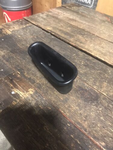 1998-2002 DODGE RAM 2500 3500 CUMMINS EXTENDED CAB FRONT PASSENGER SIDE DOOR CUP