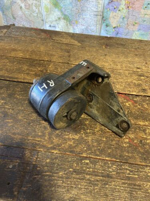 1994-1998 DODGE RAM 2500 3500 12V CUMMINS PASSENGER SIDE RH MOTOR MOUNT 52018236