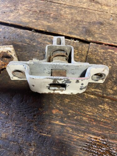 1970&#39;S DODGE RAM TAILGATE LATCHES LATCH PIECES