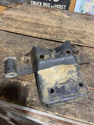 1996 - 2002 DODGE RAM 2500 3500 CUMMINS AUTOMATIC 4X4 TRANSMISSION MOUNT BRACKET