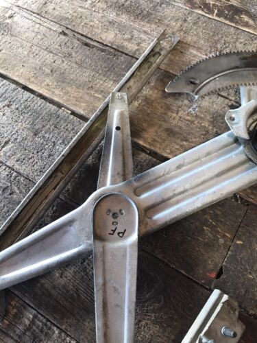 2003-2009 DODGE RAM 1500 2500 3500 PASSENGER FRONT WINDOW MOTOR ASSEMBLY &amp; GUTS