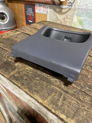 1998 -2002 DODGE RAM 2500 3500 MANUAL TRANS CENTER CONSOLE CUBBY LIGHT MIST GREY