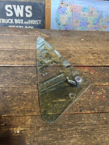 DRIVERS SIDE FRONT VENT WINDOW 1989-1993 DODGE RAM 150 250 350 1ST GEN CUMMINS