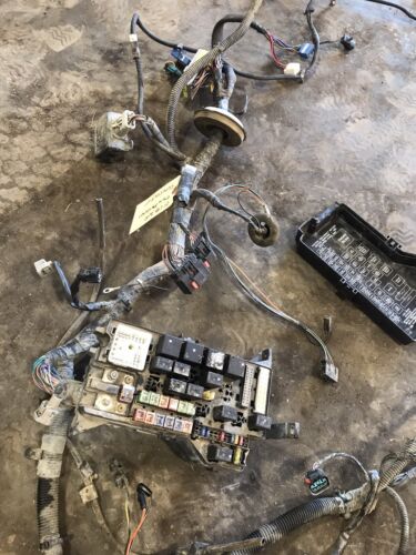 2001 DODGE RAM 2500 3500 CUMMINS AUTOMATIC ENGINE BAY FUSEBOX HARNESS 56045945AF