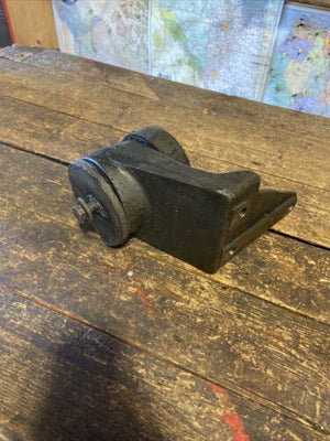 1994-1998 DODGE RAM 2500 3500 12V CUMMINS DRIVER SIDE LH MOTOR MOUNT 52018237