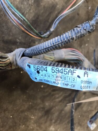 2001 DODGE RAM 2500 3500 CUMMINS AUTOMATIC ENGINE BAY FUSEBOX HARNESS 56045945AF
