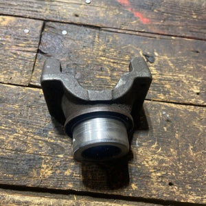 1994-1998 DODGE RAM 2500 3500 CUMMINS / V10 DANA 60 FRONT DIFFERENTIAL YOKE