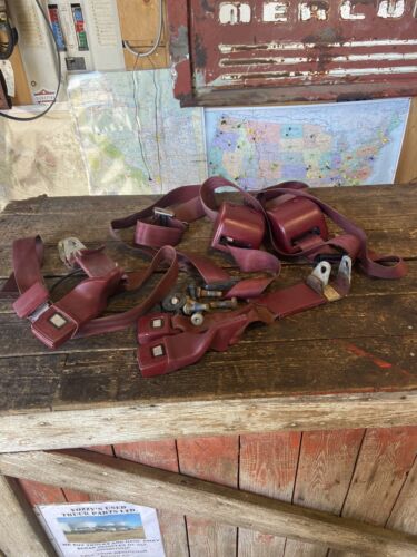 1989-1993 DODGE RAM 150 250 350 RED REGULAR CAB SEAT BELT SET