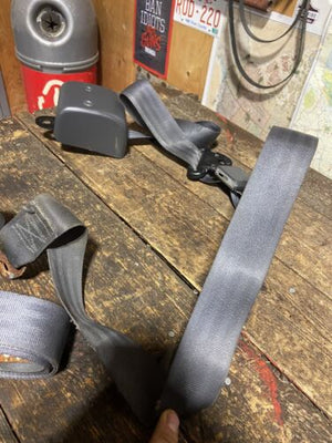 1992 1993 DODGE RAM 250 350 GREY SEATBELT SET FOR CAPTAINS CHAIRS