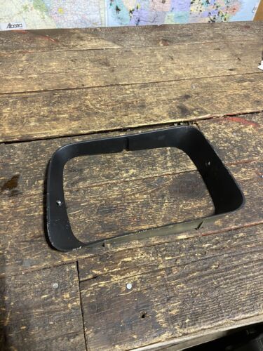 1991 1992 1993 DODGE RAM 150 250 350 HEADLIGHT BEZEL OEM PASSENGER SIDE RH