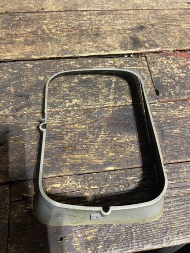 1991 1992 1993 DODGE RAM 150 250 350 HEADLIGHT BEZEL OEM PASSENGER SIDE RH