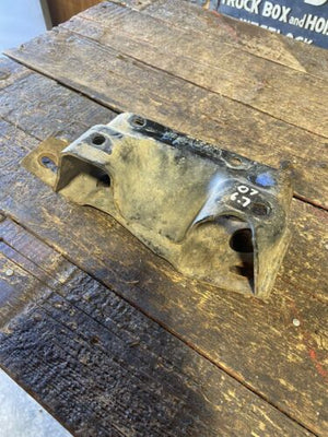 2007 2008 2009 DODGE RAM CUMMINS AUTO TRANSMISSION MOUNT BRACKET 68RFE 52121494