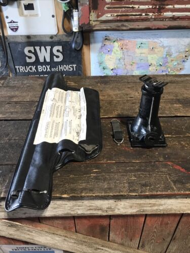 MINT! 1994-2002 DODGE RAM 2500 CUMMINS OEM JACK &amp; TOOL TIRE IRON SET