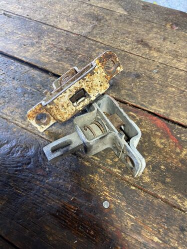 1970&#39;S DODGE RAM TAILGATE LATCHES LATCH PIECES