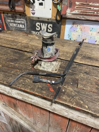 OEM 1989-1993 DODGE RAM 250 1ST GEN CUMMINS JACK &amp; TOOL SET