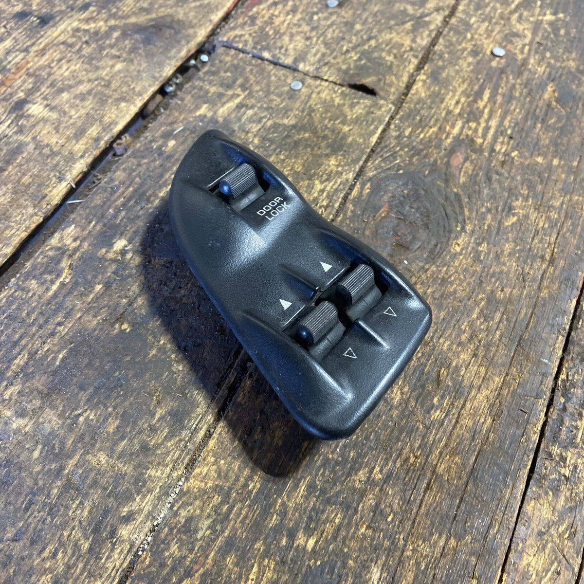 1994 -1997 DODGE RAM 1500 2500 3500 DRIVERS DRIVER WINDOW LOCK SWITCH